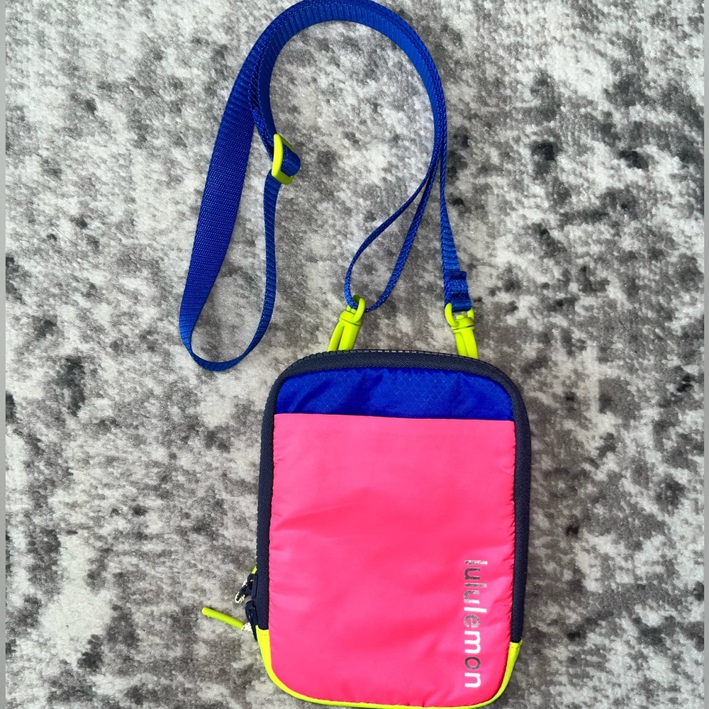 Lululemon Easy Access Crossbody